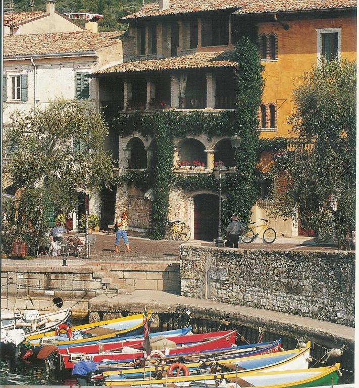 Hotel Eden Torri Del Benaco Exterior foto
