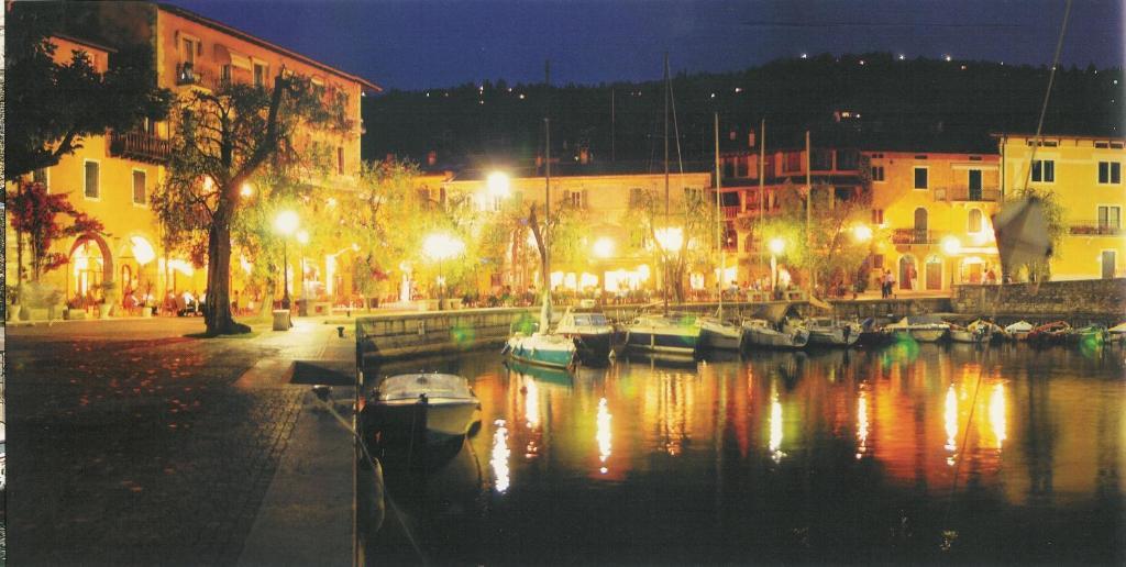 Hotel Eden Torri Del Benaco Exterior foto